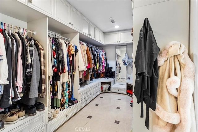 17635 Verde St, Hesperia, CA 92345 - spacious closet featuring light tile patterned floors