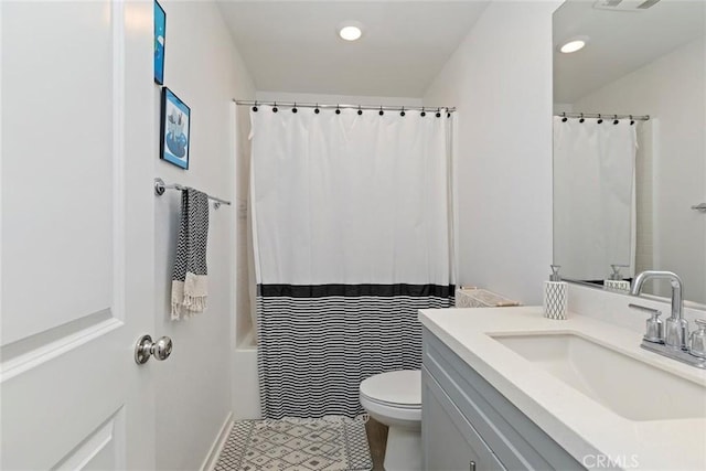 2275 Melogold Way, Corona, CA 92883 - full bath with vanity and recessed lighting