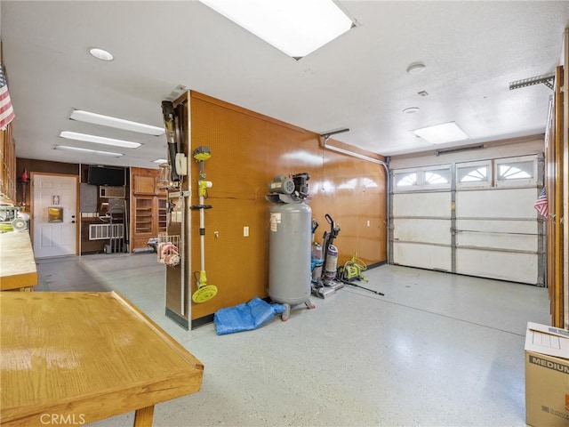 7556 Glider Ave, Hesperia, CA 92345 - view of garage
