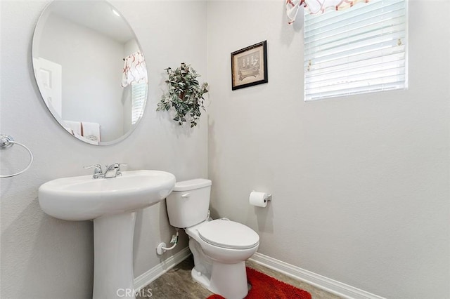 4073 Tamarind Rdg, Lake Elsinore, CA 92530 - bathroom featuring plenty of natural light