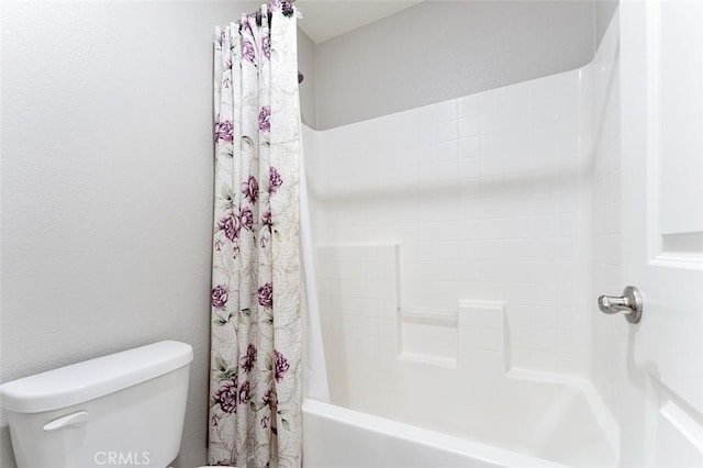 4073 Tamarind Rdg, Lake Elsinore, CA 92530 - bathroom featuring shower / bath combination with curtain and toilet
