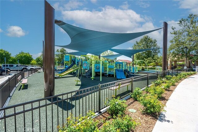 28613 Jardineras Dr, Valencia, CA 91354 - photo 40