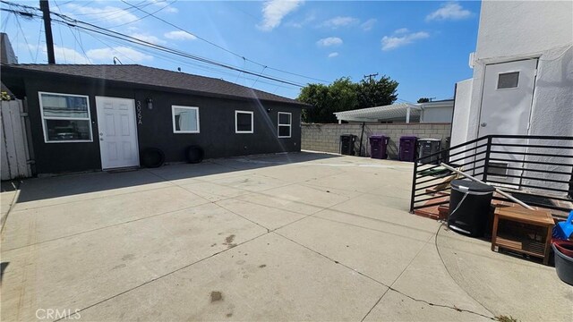3029 Pacific Ave, Long Beach, CA 90806 - view of patio / terrace