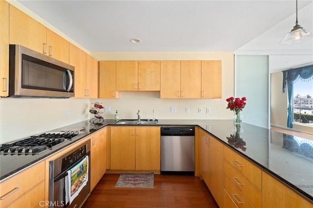 285 W 6th St, Unit San Pedro, CA 90731 - photo 12