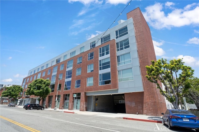 285 W 6th St, Unit San Pedro, CA 90731 - photo 4
