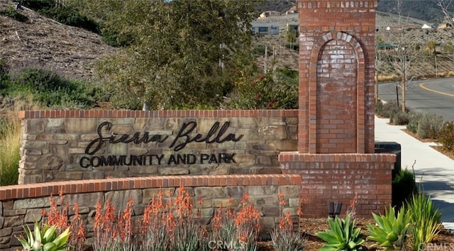 2516 Chad Zeller Ln, Corona, CA 92882 - view of community sign