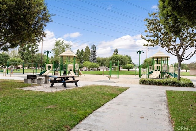 18684 Santa Ynez St, Fountain Valley, CA 92708 - view of property's community