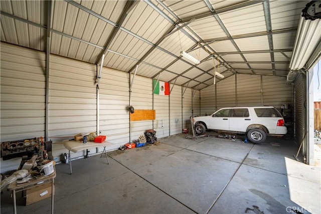 41015 163rd St E, Lancaster, CA 93535 - garage featuring metal wall