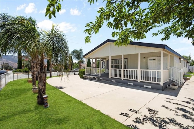 1225 N Alessandro St, Banning, CA 92220 - view of front of home with a porch