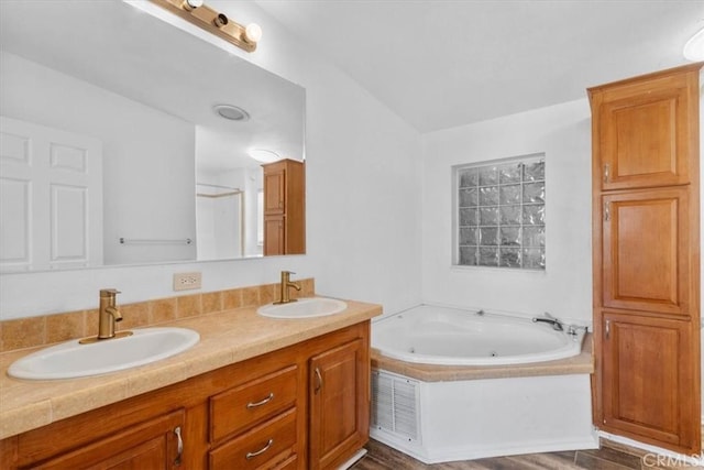 1225 N Alessandro St, Banning, CA 92220 - full bath with a tub with jets and double vanity