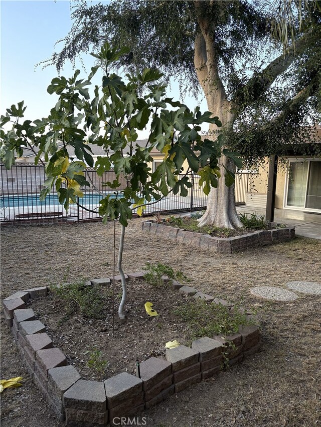 6621 Berquist Ave, West Hills, CA 91307 - view of yard