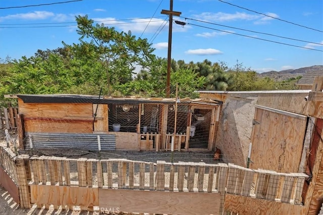 1946 Desert Front Rd, Wrightwood, CA 92397 - rear view of property with an outbuilding and an exterior structure