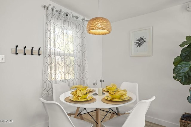 12710 Ojai Rd, Ojai, CA 93023 - dining room with baseboards