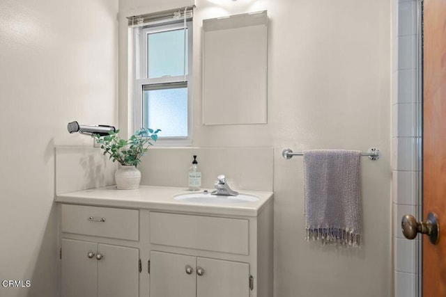 410 Palomares Ave, Ventura, CA 93003 - full bathroom featuring vanity