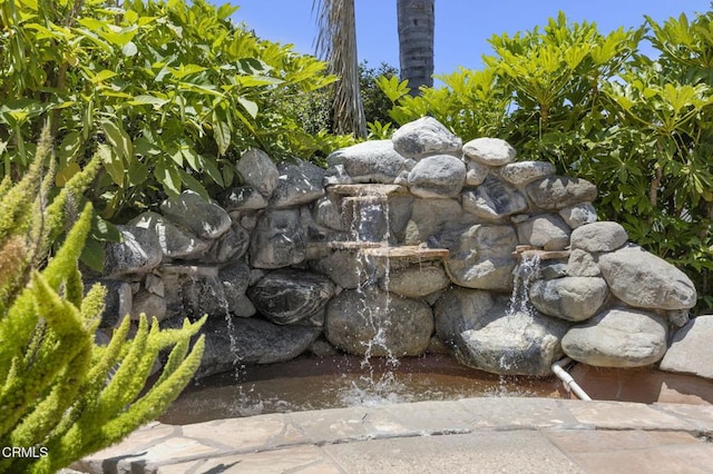 2085 Koala Pl, Oxnard, CA 93036 - exterior view of a garden pond