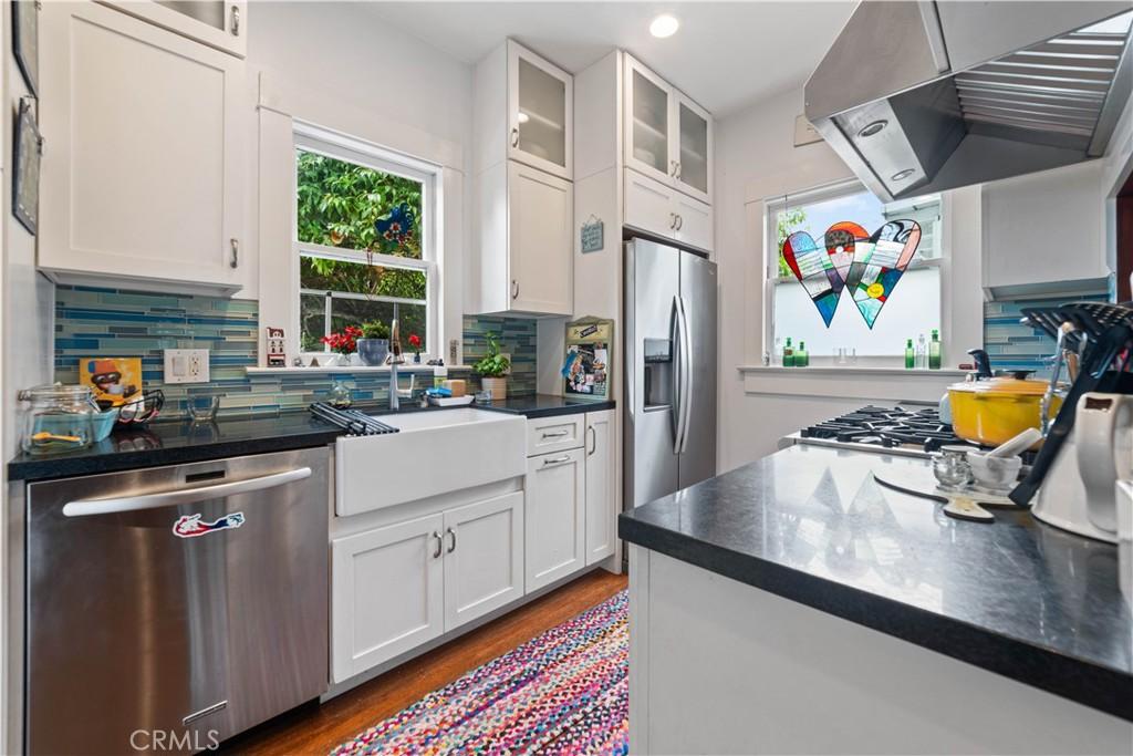 220 S Broadway, Redondo Beach, CA 90277 - photo 9