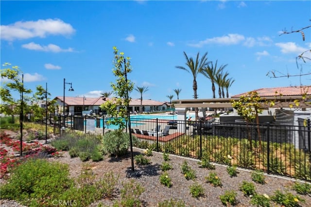 16707 Island Oak St, Fontana, CA 92336 - view of community pool