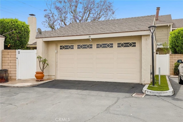 14 Black Oak, Irvine, CA 92604 - garage with driveway