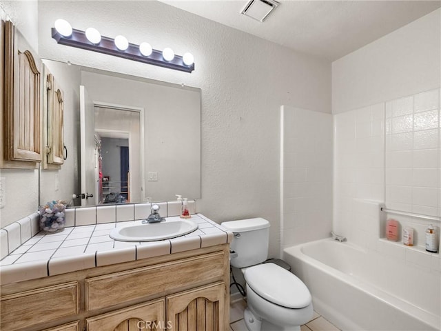 11671 Mountain Rd, Pinon Hills, CA 92372 - full bathroom with vanity and a textured wall