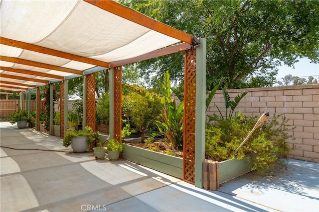 3455 Sugar Maple Ct, Hemet, CA 92545 - fenced backyard with a patio area