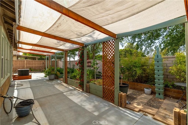 3455 Sugar Maple Ct, Hemet, CA 92545 - fenced backyard with a patio