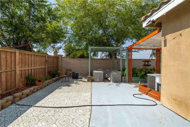 3455 Sugar Maple Ct, Hemet, CA 92545 - fenced backyard with a patio