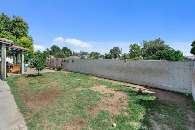 6320 Rancho Rio Rd, Paramount, CA 90723 - view of fenced backyard
