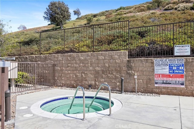 2802 Green River Rd Unit 101, Corona, CA 92882 - view of pool featuring a community hot tub