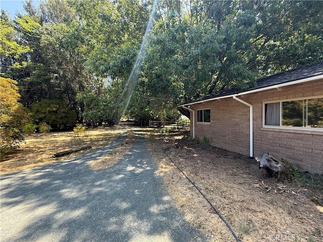 11955 Santa Lucia Rd, Atascadero, CA 93422 - view of side of property featuring driveway