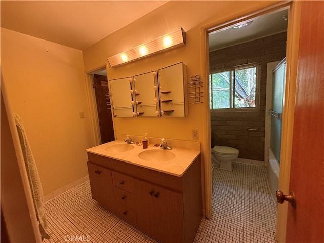 11955 Santa Lucia Rd, Atascadero, CA 93422 - full bath featuring double vanity, tile patterned floors, and shower / tub combination