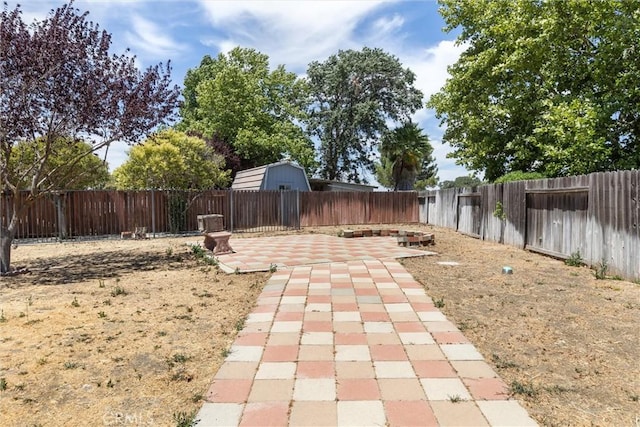 2306 Apion Ct, Paso Robles, CA 93446 - fenced backyard featuring a patio