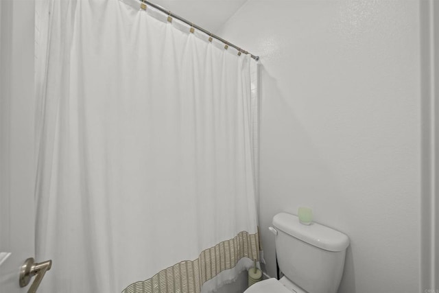 32755 Brunello Way, Temecula, CA 92591 - bathroom with curtained shower