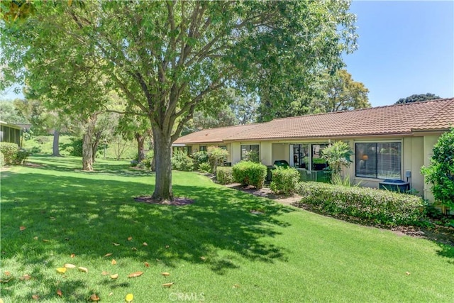 3205 Via Buena Unit B, Laguna Woods, CA 92637 - view of green lawn