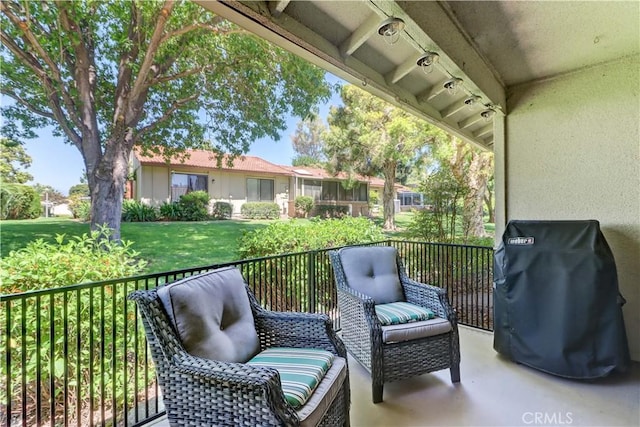 3205 Via Buena Unit B, Laguna Woods, CA 92637 - patio / terrace featuring grilling area and a yard