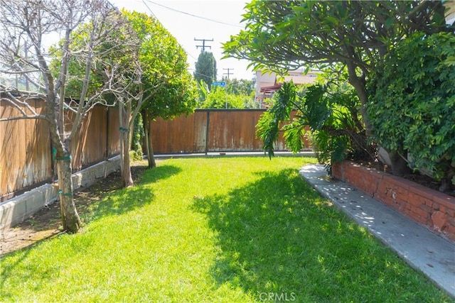 3801 Whiteside St, Los Angeles, CA 90063 - view of fenced backyard