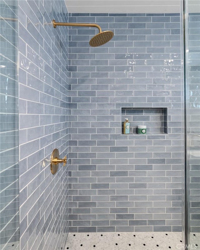 19125 Anza Ave, Torrance, CA 90503 - bathroom featuring a tile shower