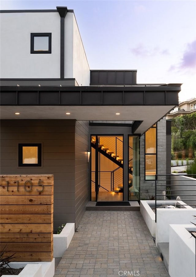 1105 Skyline Dr, Laguna Beach, CA 92651 - view of exterior entry
