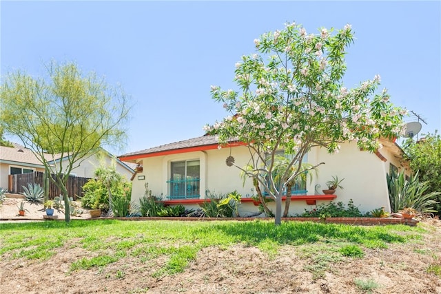 252 W Blaine St, Riverside, CA 92507 - view of front of home with stucco siding