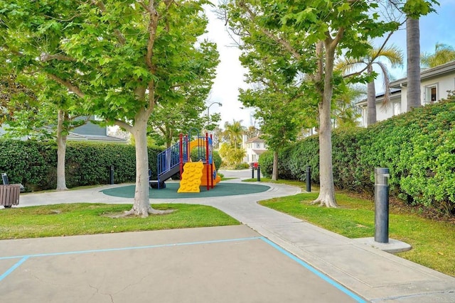 6707 Ketch Way, Carlsbad, CA 92011 - communal playground with a lawn