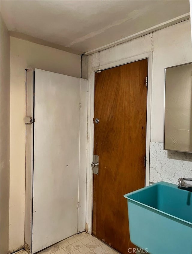 5128 W State Highway 20, Upper Lake, CA 95485 - bathroom featuring a sink