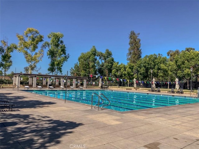 62 Gentry, Irvine, CA 92620 - community pool with a pergola and a patio