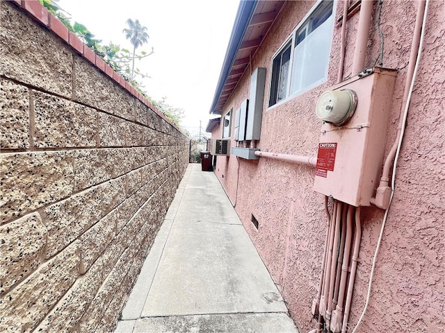 407 S Northwood Ave, Compton, CA 90220 - view of side of property