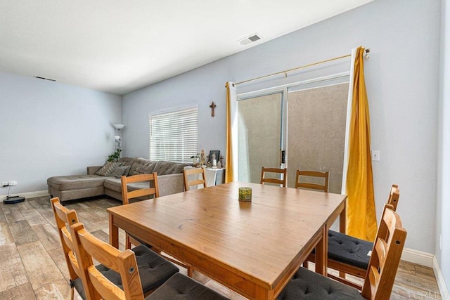 1527 Gold Run Rd, Chula Vista, CA 91913 - dining space featuring light wood-type flooring and baseboards