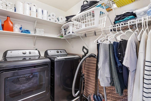 1527 Gold Run Rd, Chula Vista, CA 91913 - washroom featuring independent washer and dryer