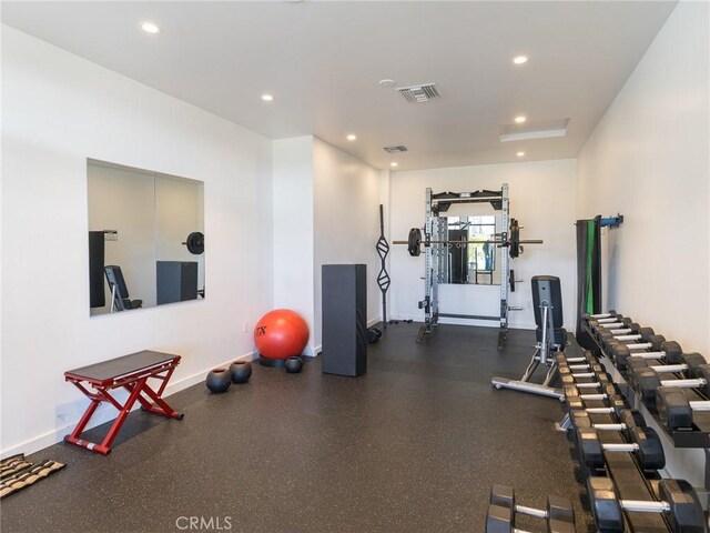 1673 Lexington Ln, San Pedro, CA 90732 - gym with baseboards and recessed lighting