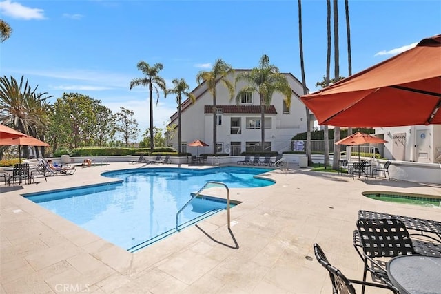 50 Los Cabos, Dana Point, CA 92629 - community pool with a patio area and a community hot tub