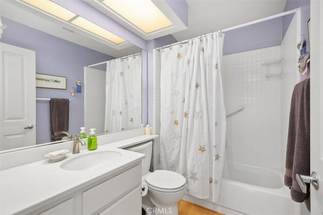 50 Los Cabos, Dana Point, CA 92629 - bathroom featuring vanity, shower / tub combo, and wood finished floors