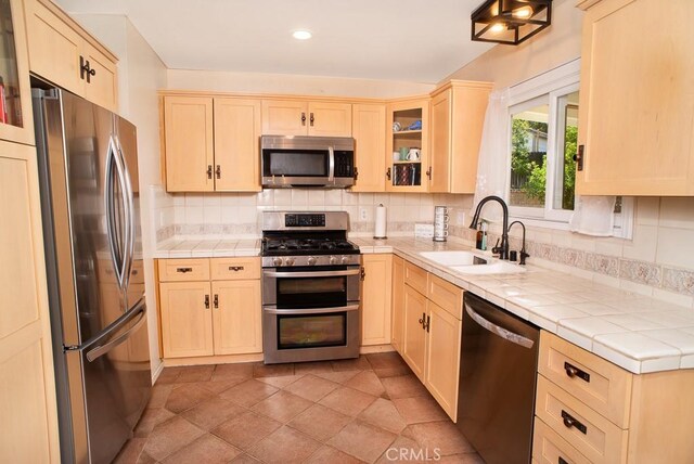 14705 Calla Lily Ct, Canyon Country, CA 91387 - photo 6