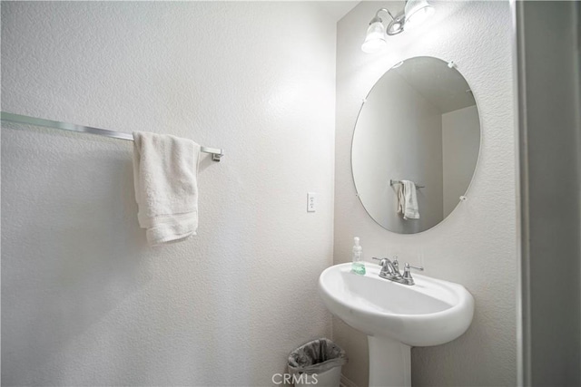 6257 Long Cove Dr, Fontana, CA 92336 - bathroom with a sink