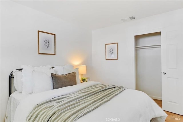 367 E Pacific Ave, Fairfield, CA 94533 - bedroom featuring wood finished floors and a closet